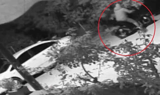 Maskeyle geldi, aracı böyle ateşe verdi