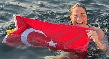 Milli yüzücü Aysu Türkoğlu'ndan rekor