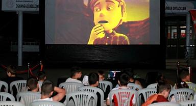 Osmangazi Belediyesi Çocuklara Yazlık Sinema Keyfi Yaşatıyor