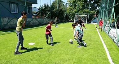 Osmangazi’de Bir Halı Saha Hizmeti Daha