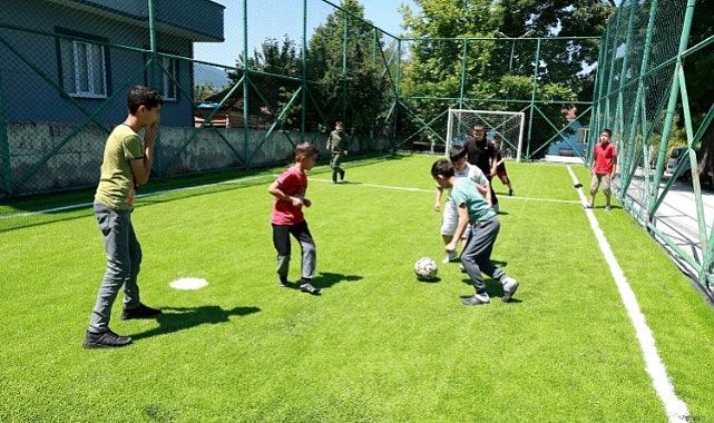 Osmangazi’de Bir Halı Saha Hizmeti Daha