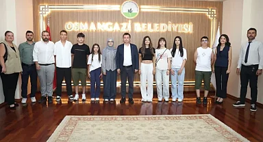 Osmangazi'de ücretsiz LGS kurslarının başarılı öğrencileri Başkan Aydın'la buluştu