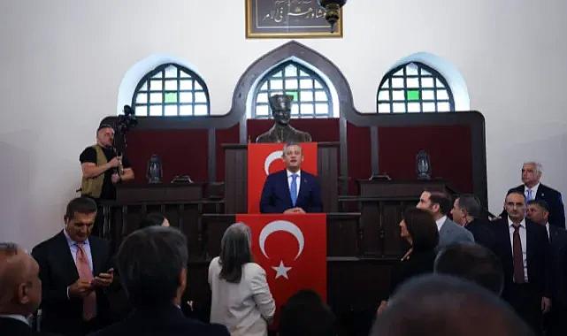 Özgür Özel, Yeni Parti’nin genel başkanı seçildi