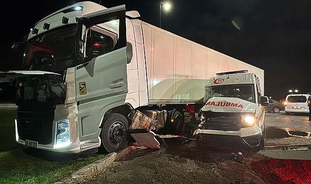 Samsun’da ambulans ile TIR çarpıştı: 3’ü sağlıkçı, 6 kişi yaralandı