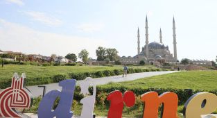 Selimiye Camii'ne ziyaretçi akını: 5 ayda 2 milyon kişi