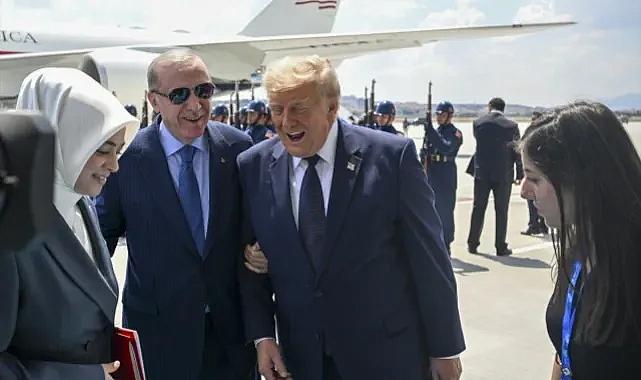 Trump Ankara’da, Erdoğan havalimanında karşıladı
