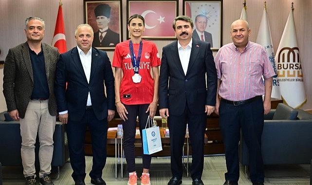 Yıldırım Belediyesporlu Hatice Kübra İlgün'den Kazakistan'da çifte madalya