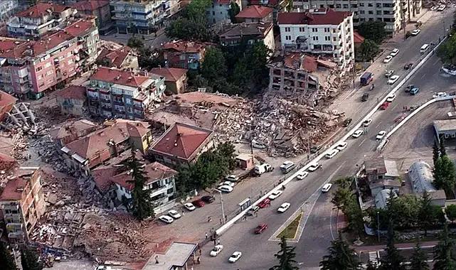 17 Ağustos'un üzerinden 27 yıl geçti