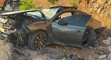 Antalya’da otomobil takla attı: 1 ölü, 2 yaralı