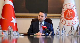 Bakan Gürlek, Muhsin Yazıcıoğlu'nun ailesini kabul edecek