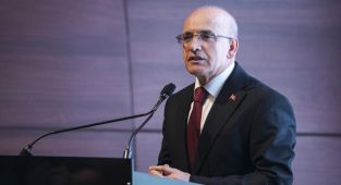 Bakan Şimşek, motorinde kademeli ÖTV uygulamasını değerlendirdi