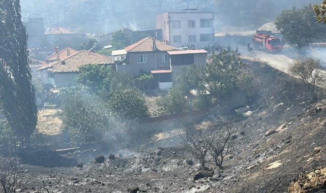 Balıkesir ve Bilecikteki yangınlara müdahale ediliyor