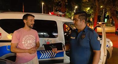 Bursa'da örnek davranış: Bulduğu para dolu çantayı polise teslim etti