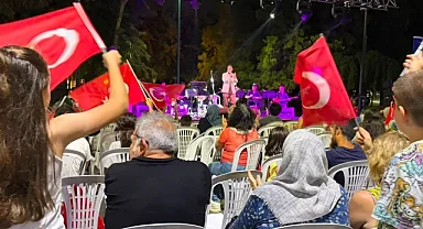 Bursa Kültürpark'ta zafer türküleri yankılandı