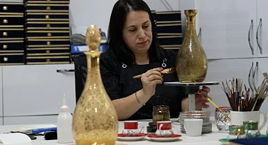 Bursa'da cam sanatı geleneksel motiflerle geleceğe taşınıyor