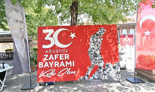 Bursalılardan Zafer Bayramı'na anlamlı iz