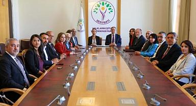 DEM Parti, Çerçeve Kanun Teklifini imzaladı