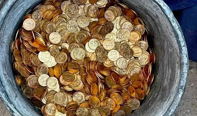 Duvara gizlenmiş sandıktan 9 milyon euroluk altın çıktı
