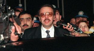 Eski Ulaştırma Bakanı Arif Ahmet Denizolgun'un mezarı açıldı