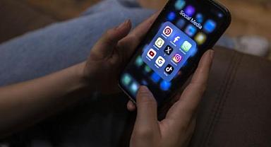 Facebook ve TikTok algoritmaları Kolombiya'da çocukların silahlı gruplara katılımını öne çıkardı