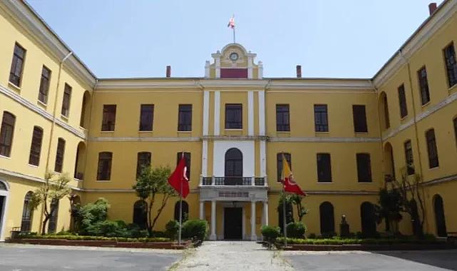 Galatasaray Lisesi'ne girişte yeni dönem: Sınav şartı getirildi
