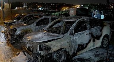 Galeriyi alevler sardı, 3 otomobil küle döndü