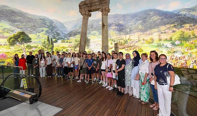 Kardeş şehirlerin gençleri Osmangazi'de buluştu