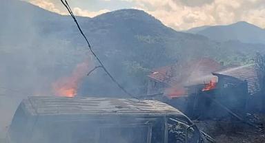 Kastamonu'da park yeri kavgası: Komşusunu öldürüp evini ve aracını ateşe verdi