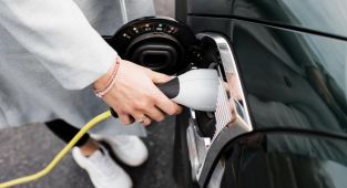 Küresel elektrikli araç satışları temmuzda yıllık bazda yüzde 9 artışla 1,85 milyon oldu