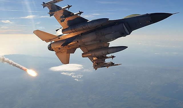 Letonya hava sahasına giren İHA'yı Türk jetleri düşürdü