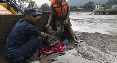 Nepal'deki selde hayatını kaybedenlerin sayısı 270'e çıktı