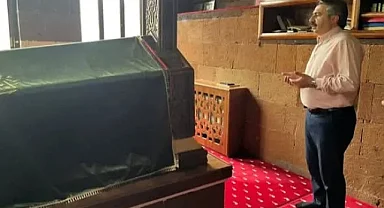 Oktay yılmaz'dan Ahmed-i Hani Hazretleri'nin Türbesine ziyaret