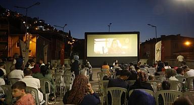 Osmangazi’de Yaz Akşamları Sinema Keyfiyle Renklendi