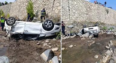 Otomobil dereye uçtu! Feci kazada iki kadın hayatını kaybetti