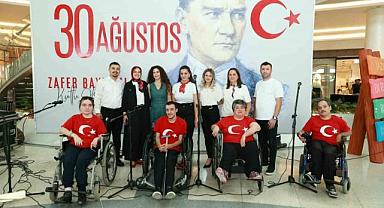 Özel öğrencilerden 30 Ağustos Zafer Bayramı konseri