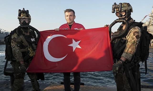 Selçuk Bayraktar, SAT ve SAS komandolarıyla bir araya geldi