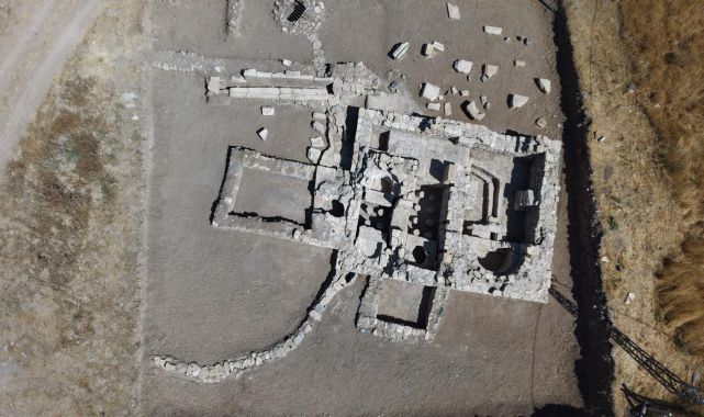 Tarlada bulunan mozaik sonrası dev yerleşim gün yüzüne çıktı