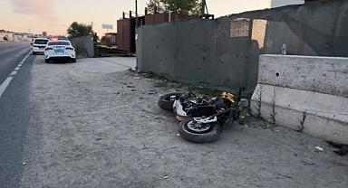 Tekirdağ'da yeni aldığı motosikletle kaza yapan genç hayatını kaybetti.