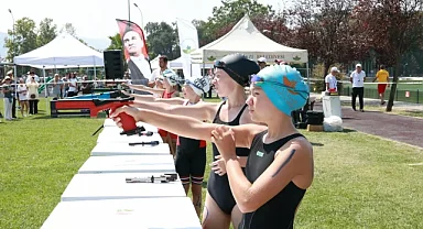 Triathle yarışları Osmangazi'de nefes kesti