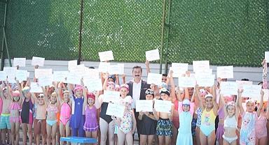 Yenişehir Belediyesi yaz dönemi yüzme kursu tamamlandı 140 minik sporcu yüzme öğrendi