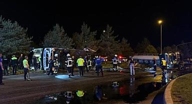Yolcu otobüsü benzin tankeriyle çarpıştı: 35 yaralı