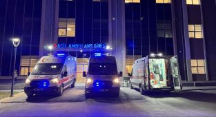 Bartın'da fındık işçilerini taşıyan tarım aracı devrildi: 8 yaralı