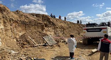 Başakşehir'de inşaat alanında toprak kayması: 1 ölü