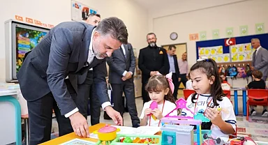 Başkan Biba, öğrencilerin ilk ders heyecanına ortak oldu