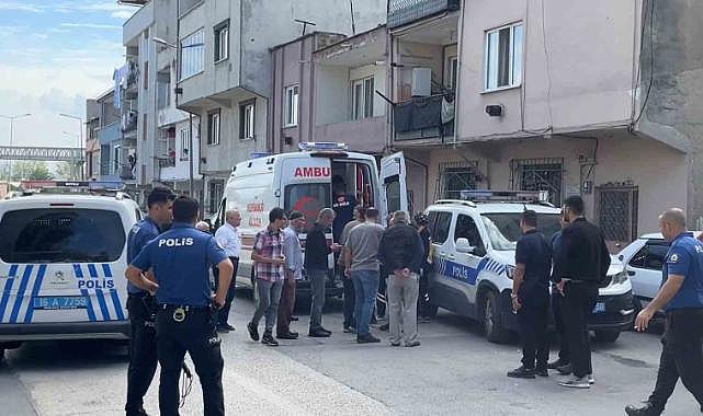 Bursa'da Hareketli Dakikalar: İtfaiye Sepetiyle Balkona Çıkan Polis Şüpheliyi Yakaladı