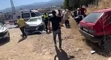 Bursa’da otomobiller kafa kafaya çarpıştı: 6 yaralı