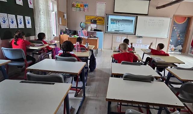 Bursa'da ÇEK(İ)MECE Projesi'nden eğitime destek