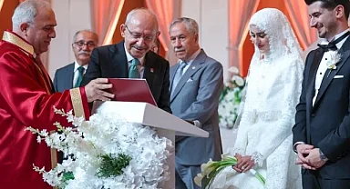 Davutoğlu'nun oğlunun nikâhına çok sayıda siyasetçi şahit oldu