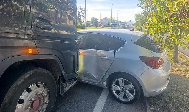 Düzce'de tır ile otomobil çarpıştı