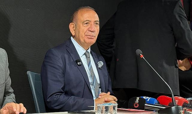 Gürsel Tekin’in CHP İstanbul İl Başkanlığı görevi sona erdi